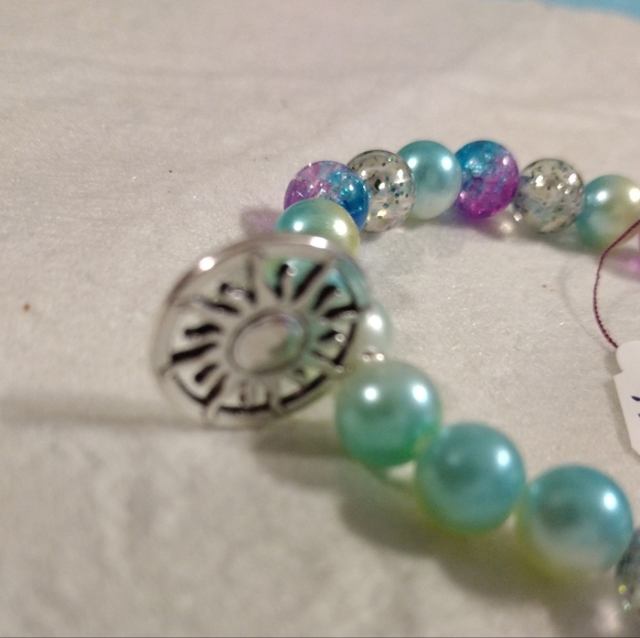 Artemis's Gems custom-made beaded bracelet with metal sun charm - Picture 2 of 6